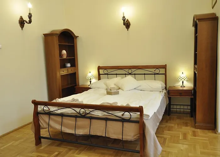 Charming Art Deco Flat