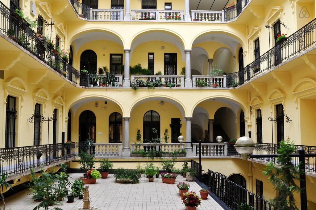 Charming Art Deco Flat *