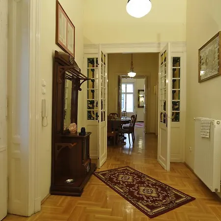 Charming Art Deco Flat Budapest Room photo